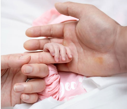 なぜみんな大谷翔平を好きになるのか?その魅力の秘密 4 大谷翔平と真美子夫人、娘の3ショット