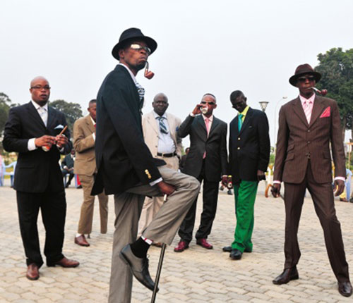 サプールの優雅な姿